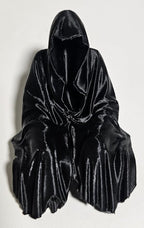 Faceless Shadow Wraith Figurine — Gothic Shelf Sitter Decor & Dark Art Collectible