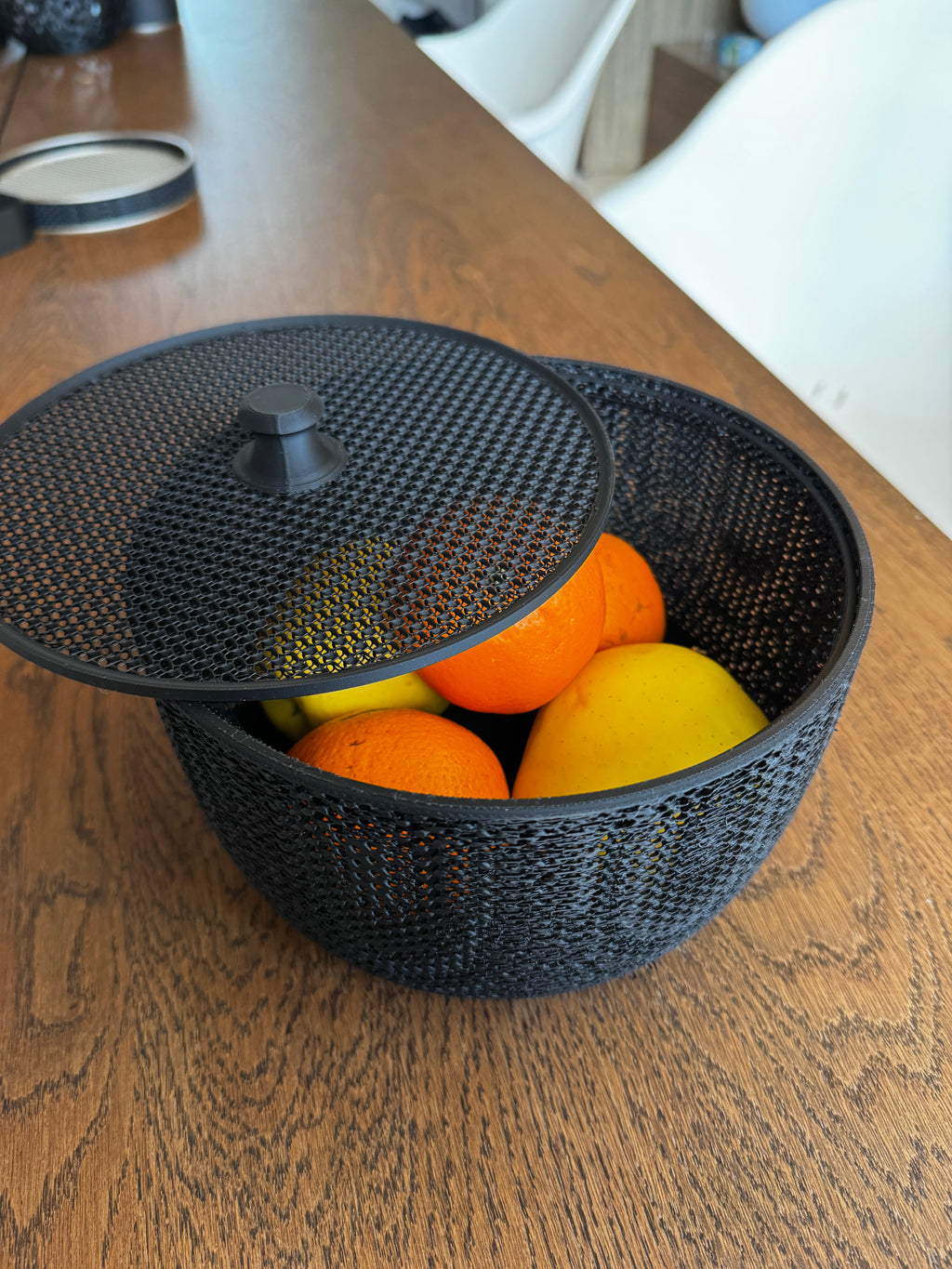 3D Printed Mesh Fruit Basket with Lid — Designer Woven Bowl for Kitchen & Home Decor